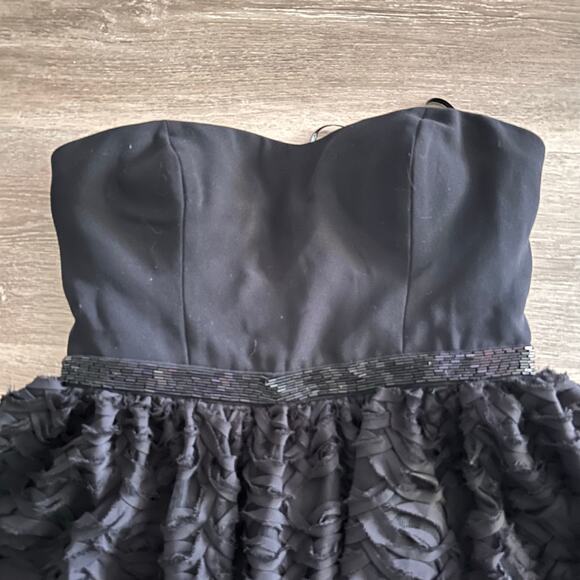 Calvin Klein Dress Formal Prom Black Teacup Strapless Size 4 - Picture 3 of 4